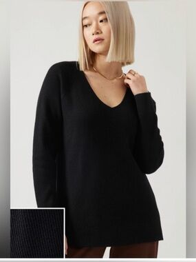 Athleta Hanover Merino Fine Wool Blend V-Neck Sweater Black Size S